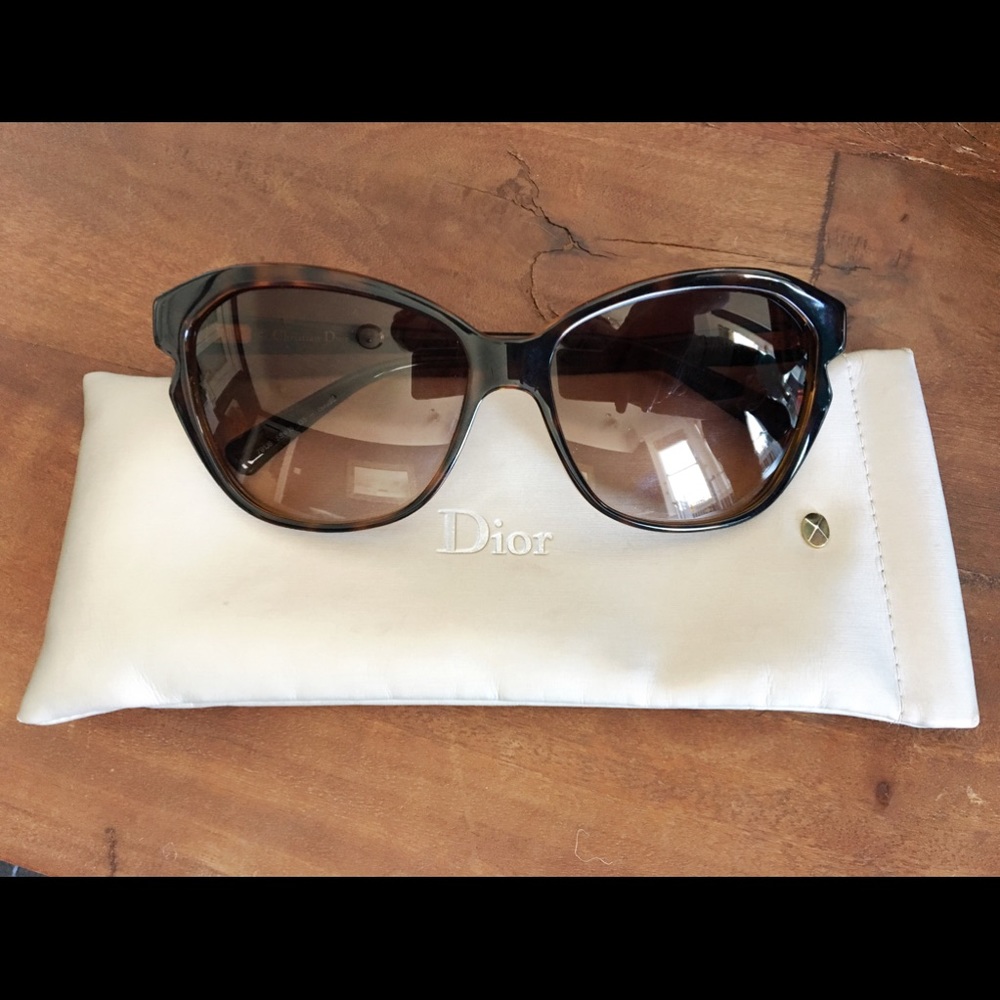 Simply Dior Cat Eye Sunglasses